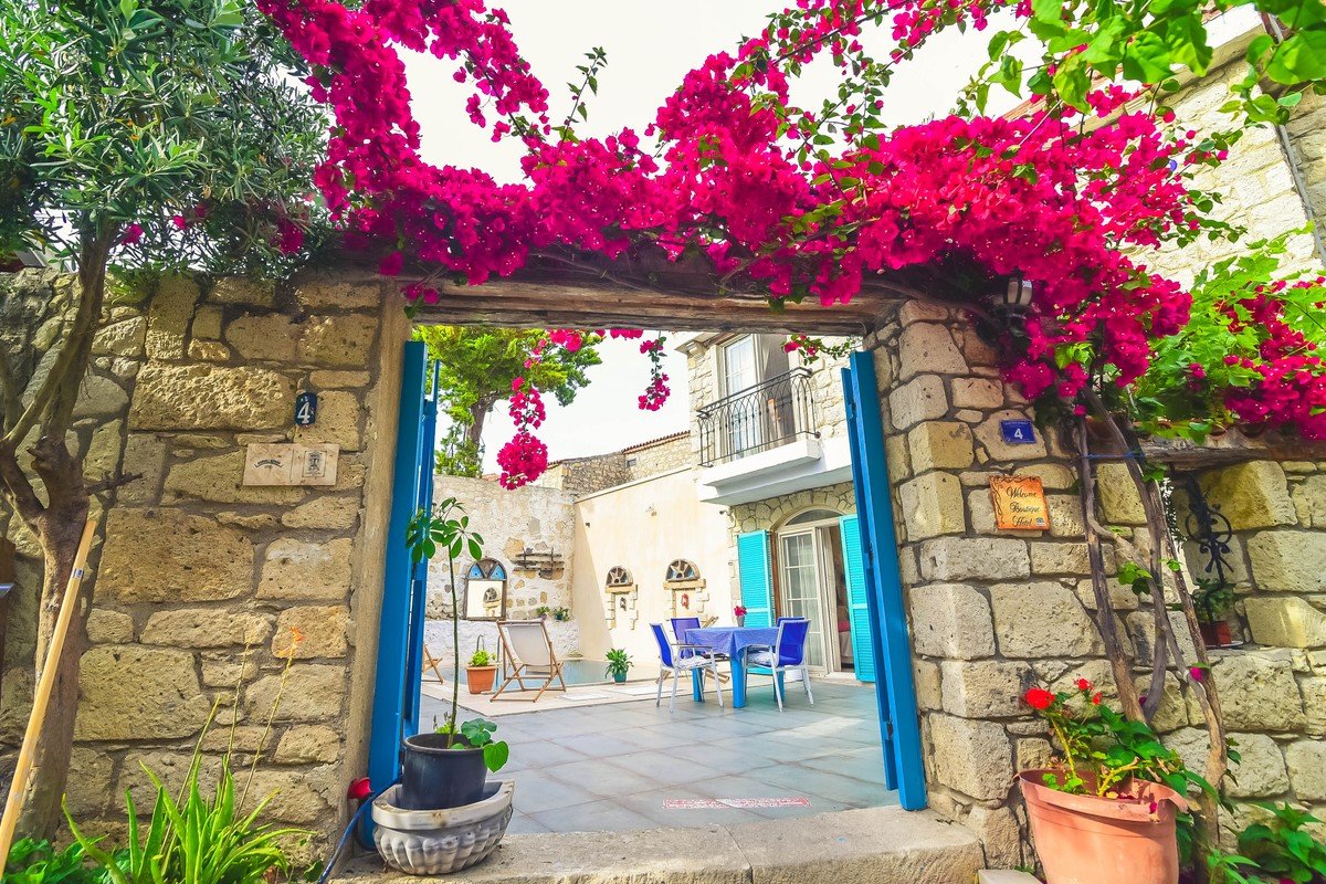Alacati Asmali Konak Otel