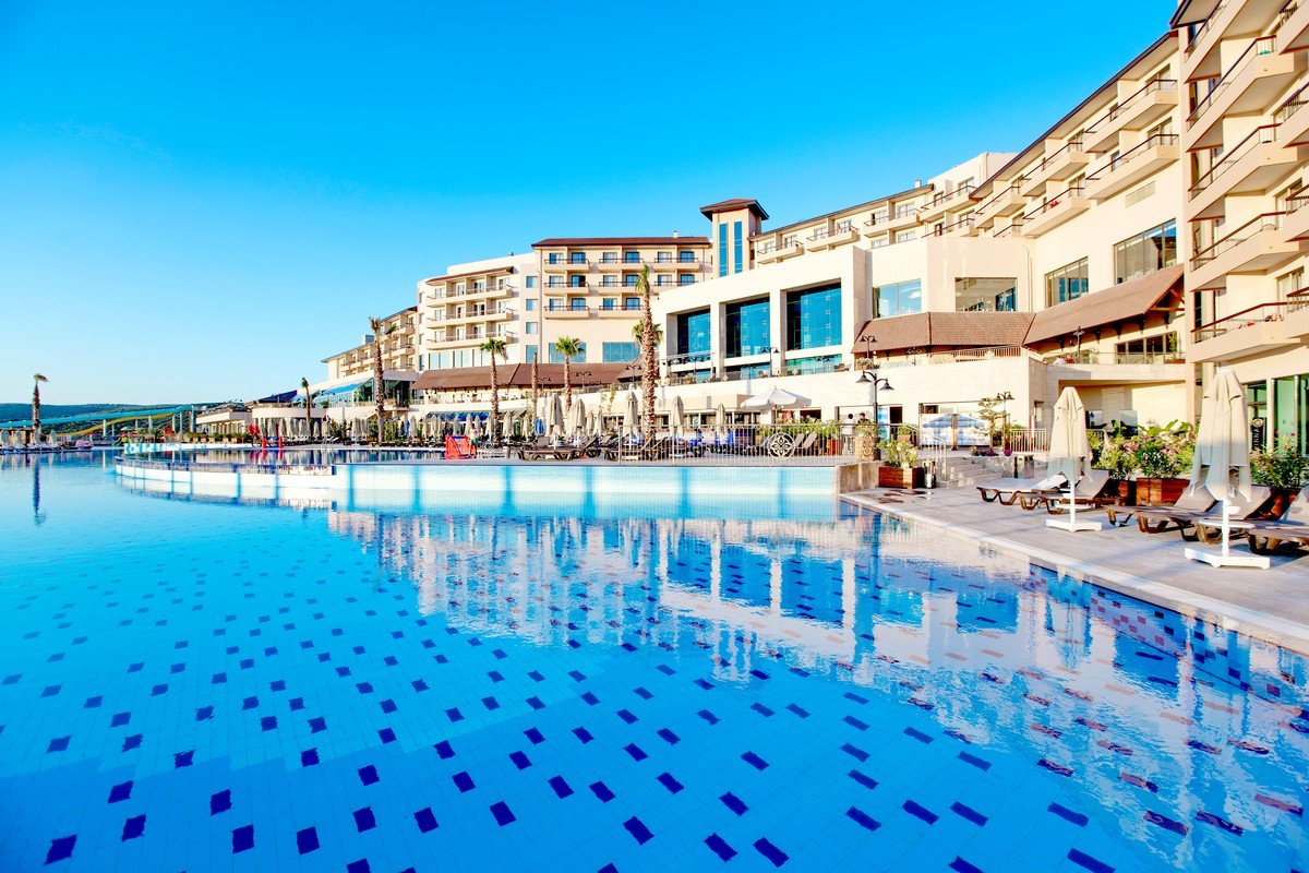 Royal Teos Thermal Resort Clinic & Spa - Halal Hotel