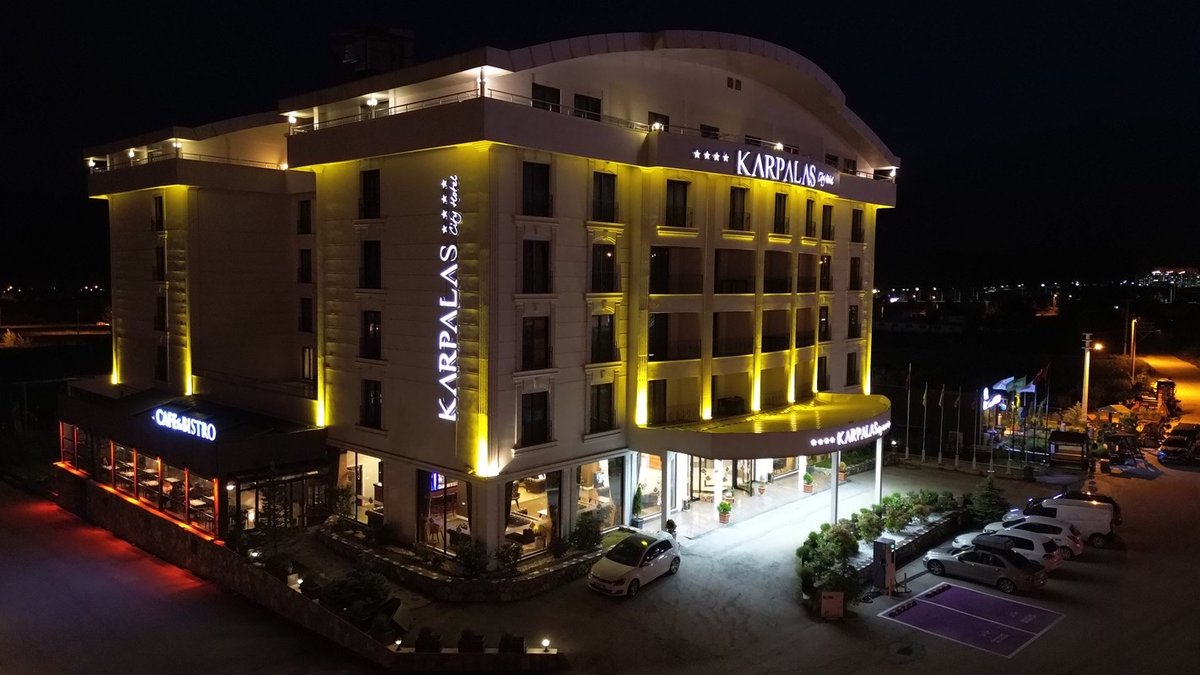 Karpalas City Hotel & Spa