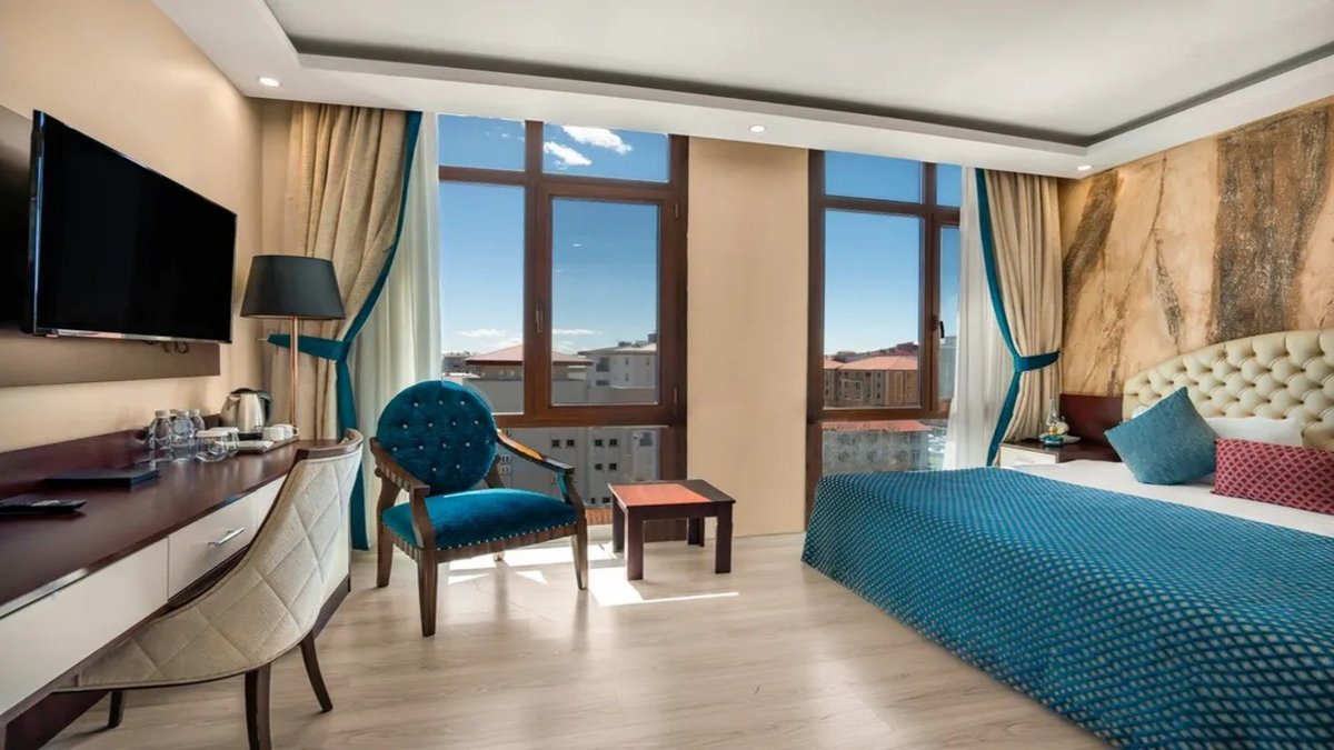 Grand Ani Hotel