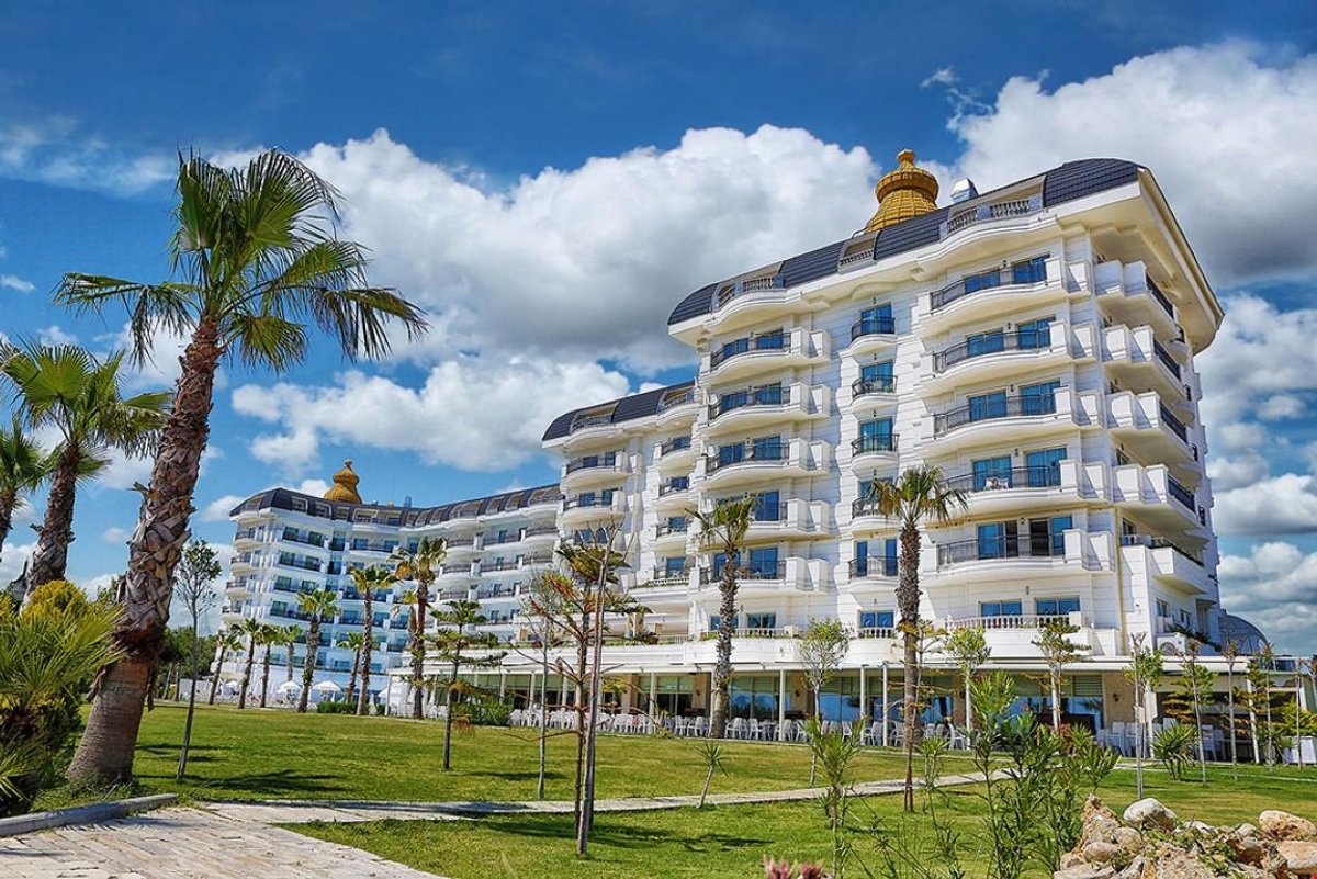 Heaven Beach Resort & Spa