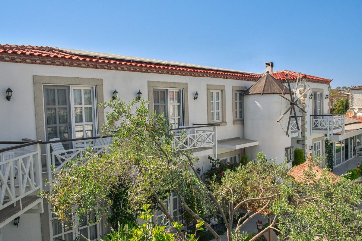 Bay C Hotel
