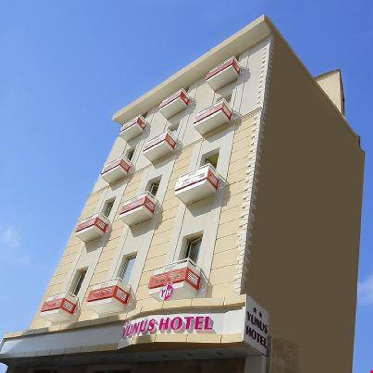 Yunus Hotel