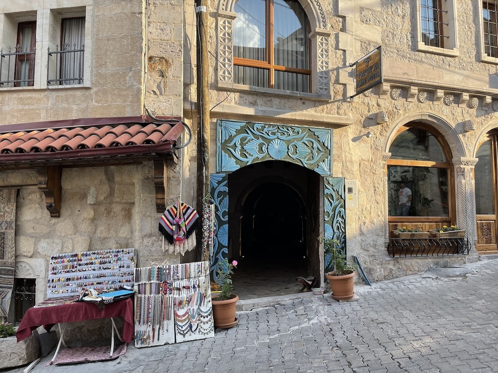 Takunya Cave Hotel