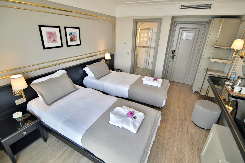Reo Hotel