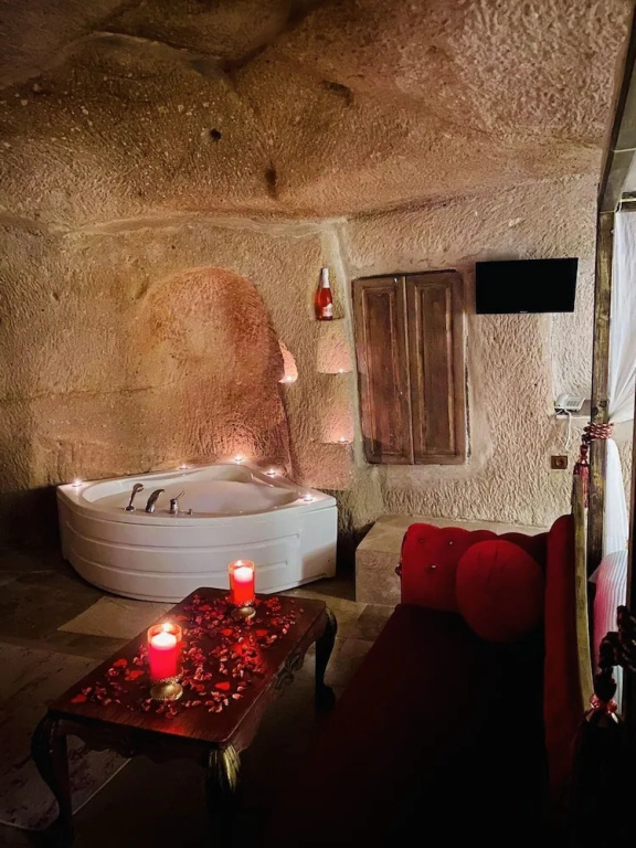 Ela Cave House
