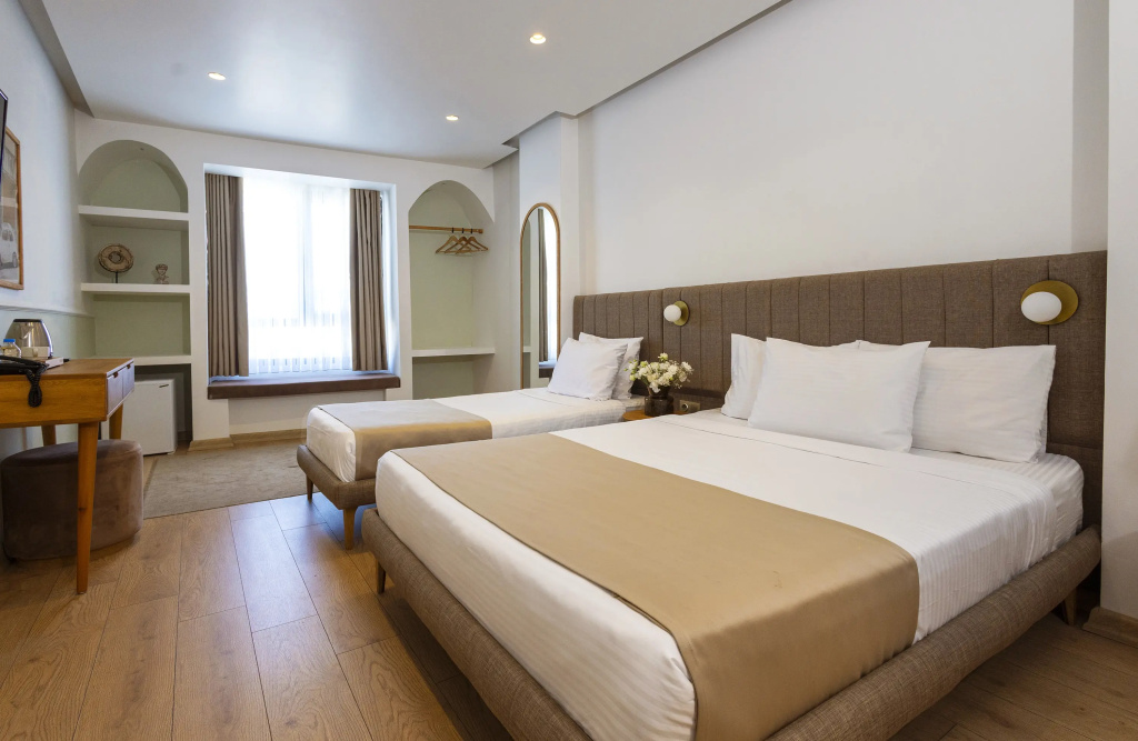 Meshk Airport hotel
