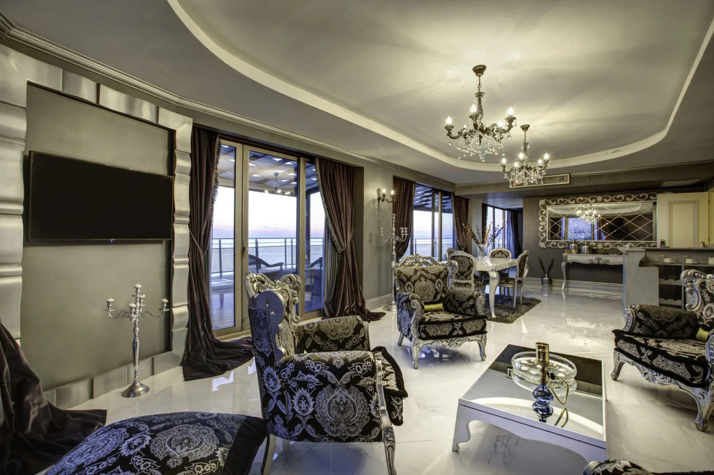 Qlusive Hotel