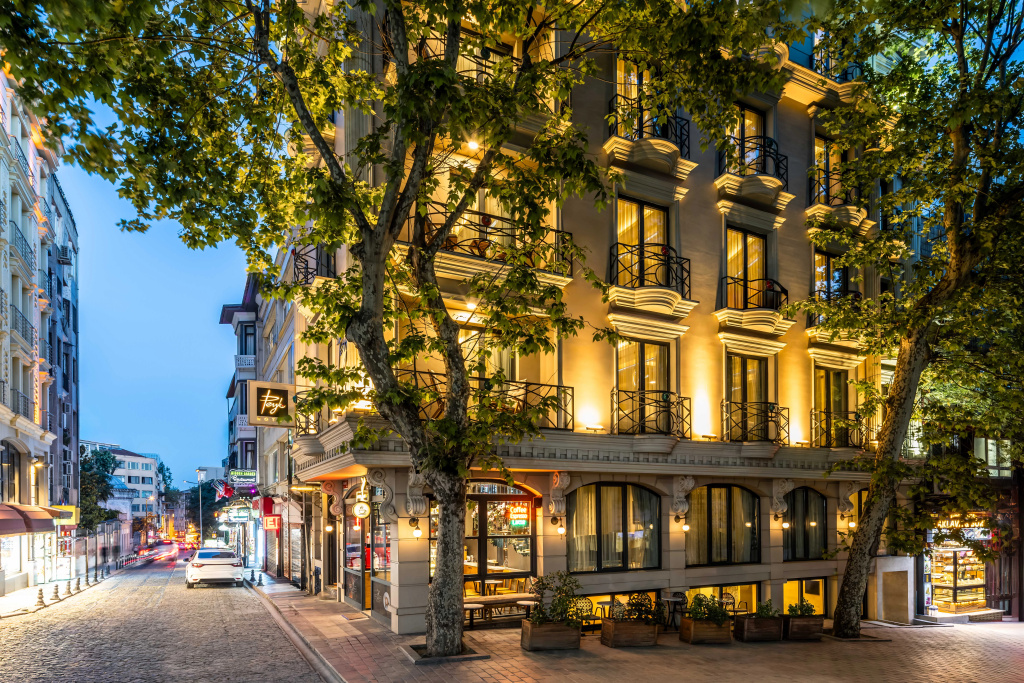 Peyk Hotel