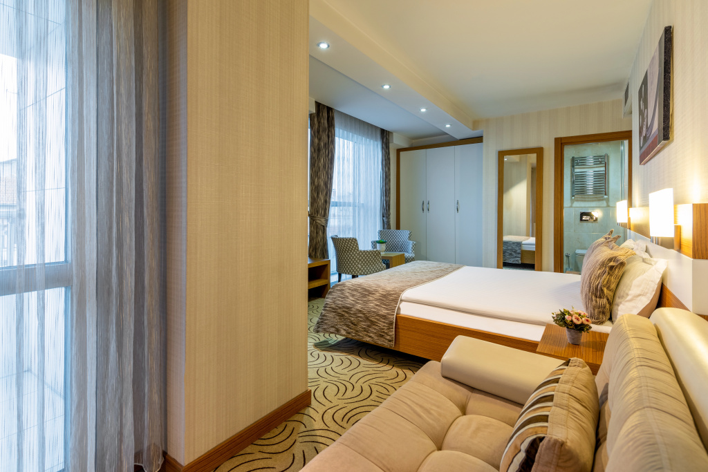 Dies Hotel