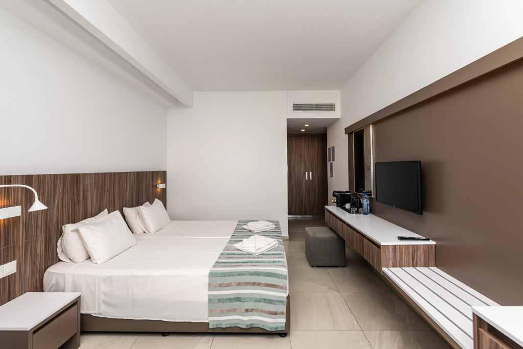 Eleana Hotel