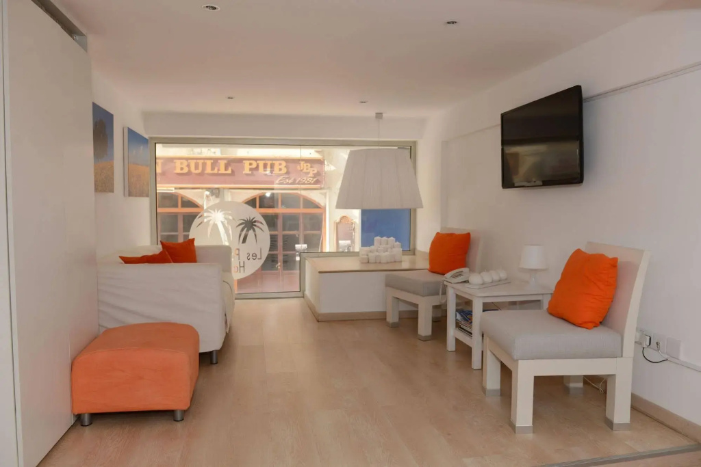 Les Palmiers Beach Hotel