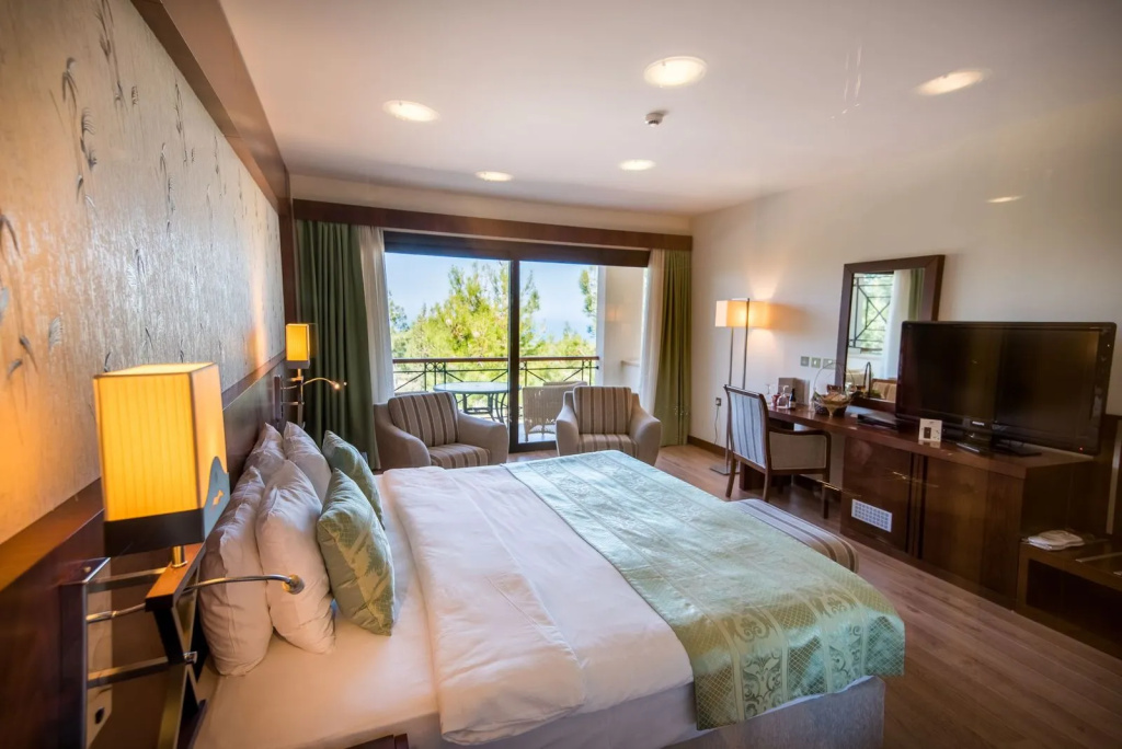 Korineum Golf & Beach Resort