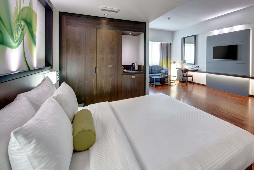 Howard Johnson Plaza By Wyndham Dubai Deira