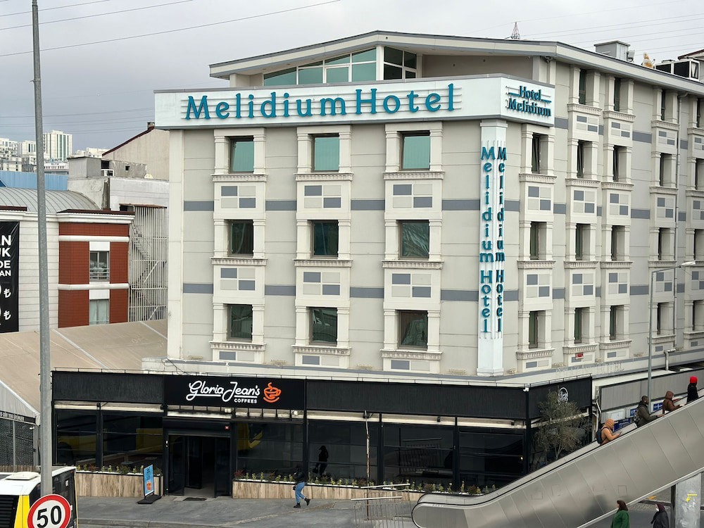 Realist Hotel | Beylikduzu Otel