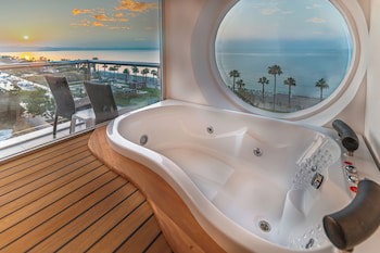 Pearly Hotel