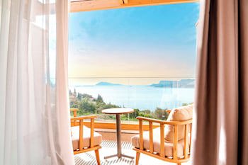 Mekvin Suites & Villas