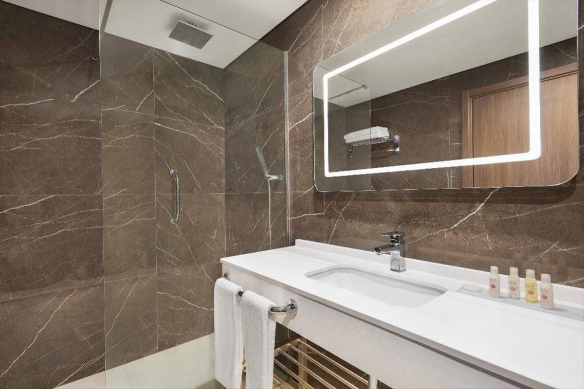 Ramada By Wyndham Izmir Aliaga